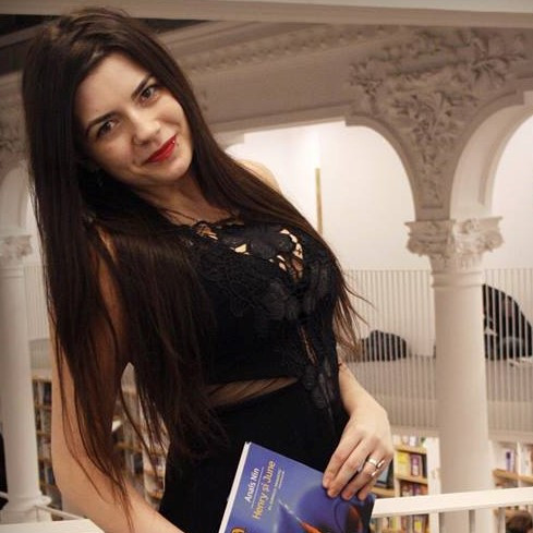 Photo of Ana Suarasan