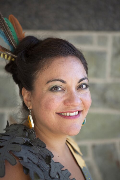 Veronica Salinas, Camilla Engman (ill.)